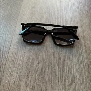 Quay Australia | Accessories | Quay Australia Front Cover  display picture 2